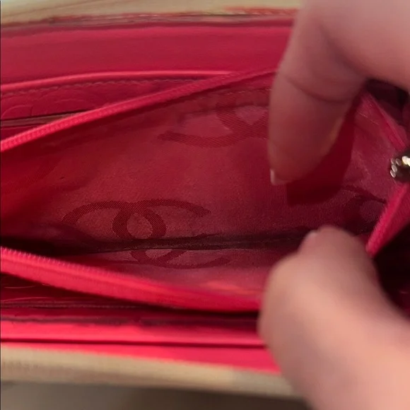 CHANEL Quilted Off White & Black Cambon Wallet with Chain - Picture 11 of 15